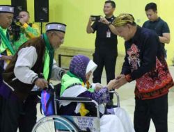 Bupati Dawam Lepas Calon Jama’ah Haji Kloter 30