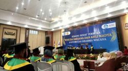 Universitas Dharma Wacana Kota Metro Lampung menggelar Sidang Senat Terbuka Wisuda Sarjana Dan Ahli Madya Tahun 2025