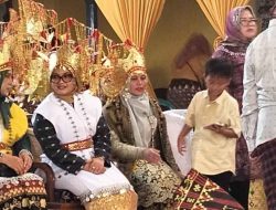 Prosesi Pemberian Gelar Adat Lampung kepada Bupati Lampung Timur (Rateu Pimpinan Mergo)