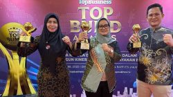 Bupati Ela Siti Nuryamah dan PT BPRS Lampung Timur Ukir Prestasi di TOP BUMD Awards