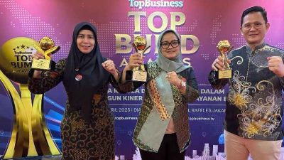 Bupati Ela Siti Nuryamah dan PT BPRS Lampung Timur Ukir Prestasi di TOP BUMD Awards